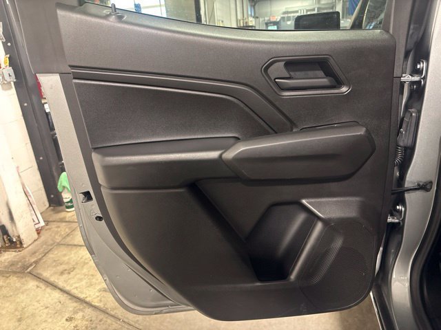 Used 2025 Chevrolet Colorado W/T w/ Advanced Trailering Package AWD/4WD image 25