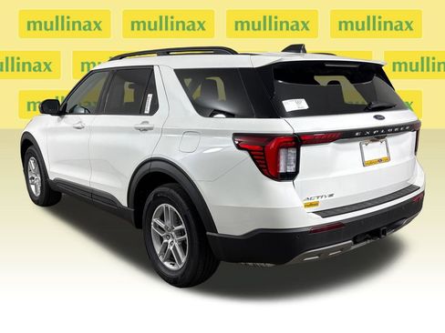 New 2026 Ford Explorer Active w/ Active Comfort Package RWD image 9