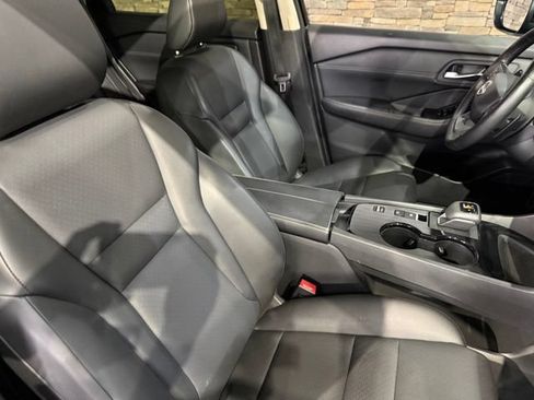 Certified 2025 Nissan Rogue SV w/ SV Premium Package FWD image 33