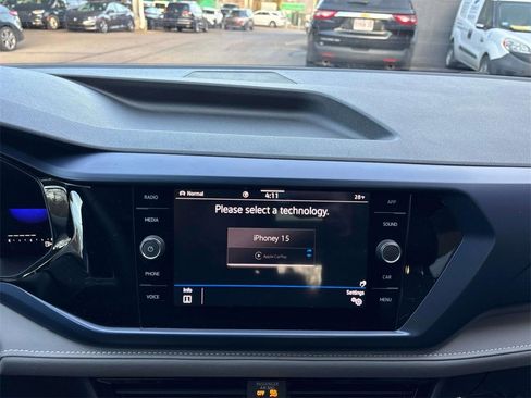 Used 2023 Volkswagen Taos SE w/ Panoramic Sunroof Package image 24