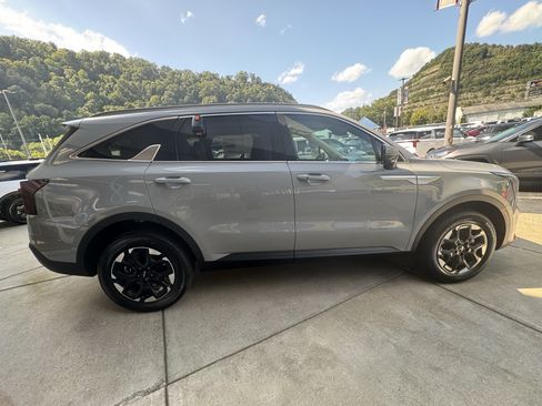 New 2026 Kia Sorento S AWD/4WD image 8