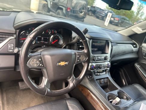 Used 2016 Chevrolet Suburban LT w/ Luxury Package AWD/4WD image 24