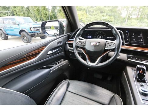 Used 2023 Cadillac Escalade ESV Premium Luxury AWD/4WD image 6