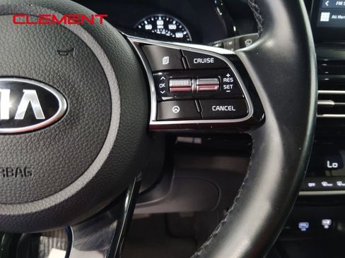 Used 2021 Kia Seltos EX image 16