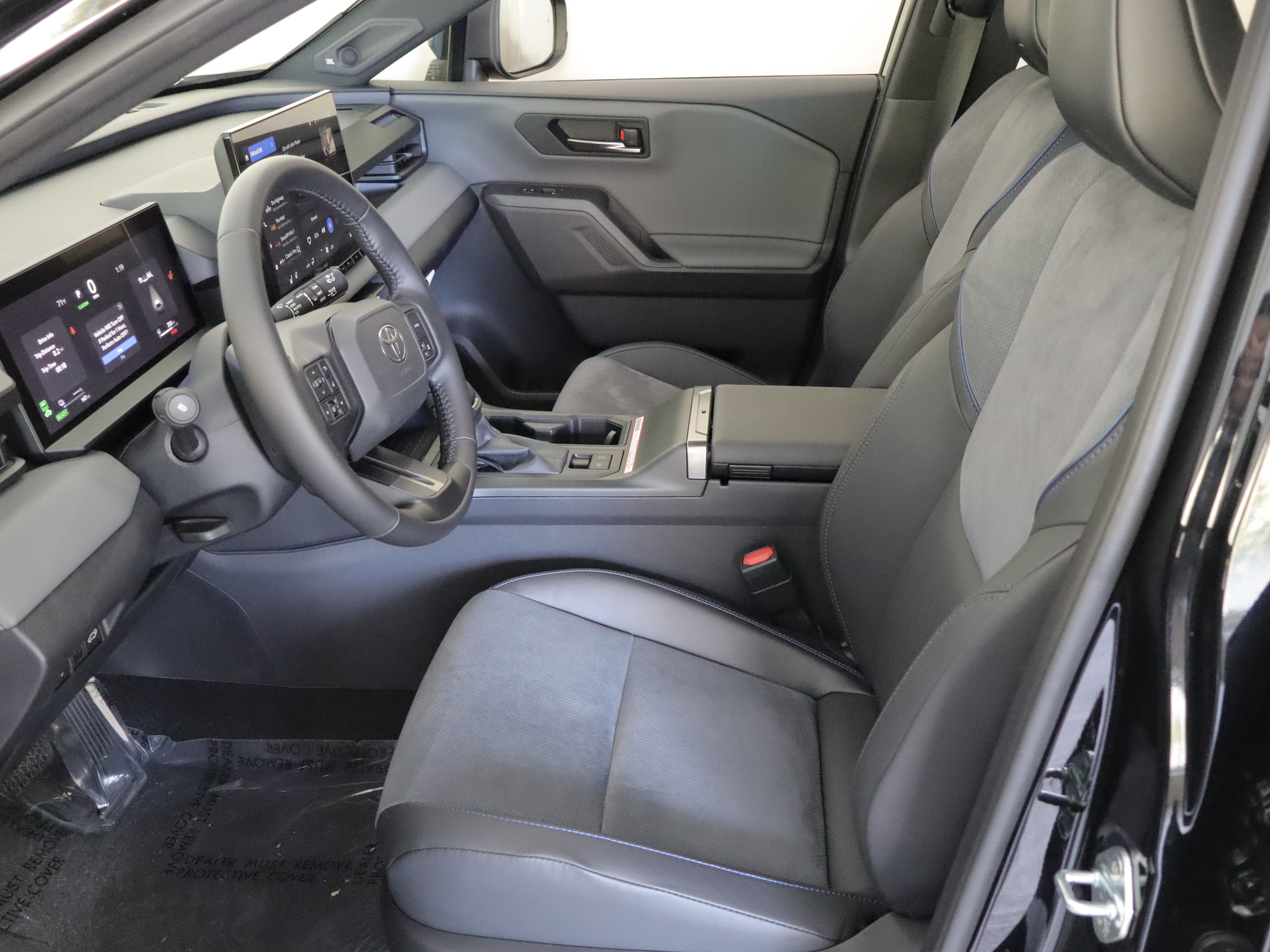 Used 2026 Toyota RAV4 XSE w/ Weather Package AWD/4WD image 8