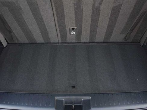 Used 2023 Toyota Highlander XLE FWD image 27