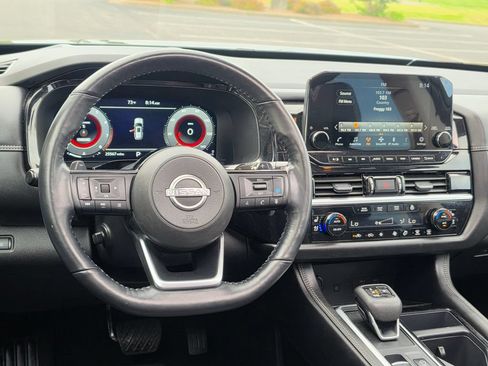 Used 2024 Nissan Pathfinder Platinum FWD image 39