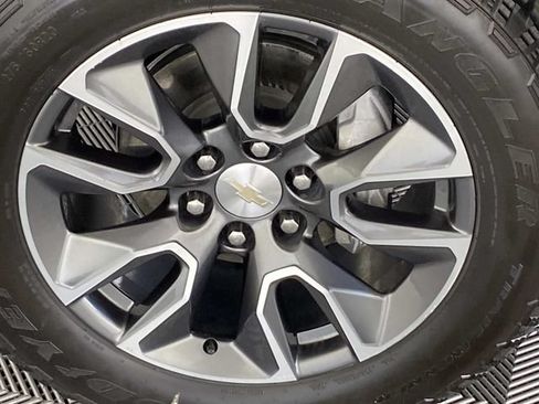 Used 2024 Chevrolet Silverado 1500 LT AWD/4WD image 26