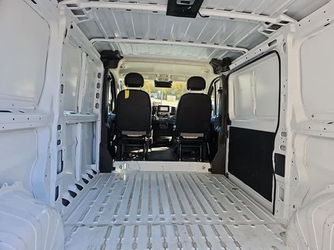 Used 2025 RAM ProMaster 2500 w/ Convenience Group image 8