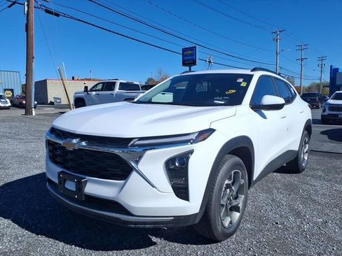 New 2026 Chevrolet Trax LT w/ Driver Confidence Package image 3