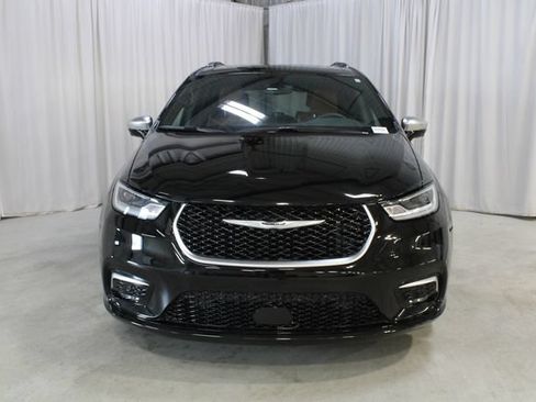 Used 2026 Chrysler Pacifica Pinnacle FWD image 40