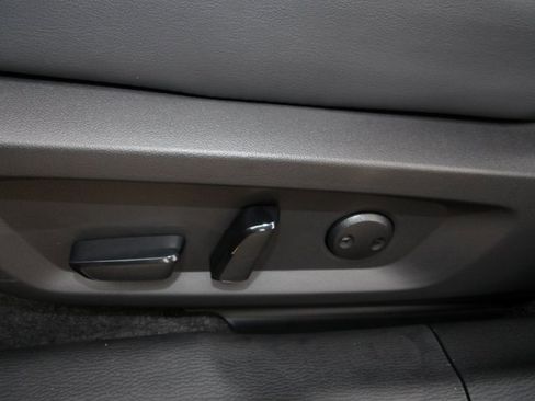 New 2025 Mitsubishi Outlander SE image 18