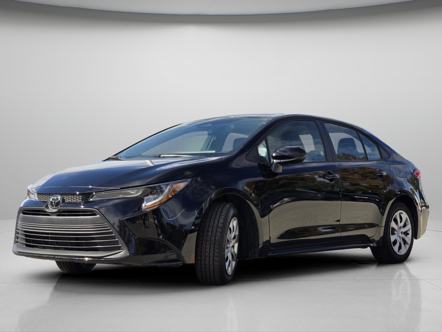 Used 2026 Toyota Corolla LE FWD image 18