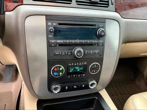 Used 2011 GMC Yukon SLT w/ SLT-2 Equipment Package AWD/4WD image 23
