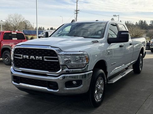 Used 2024 RAM 3500 Big Horn image 4