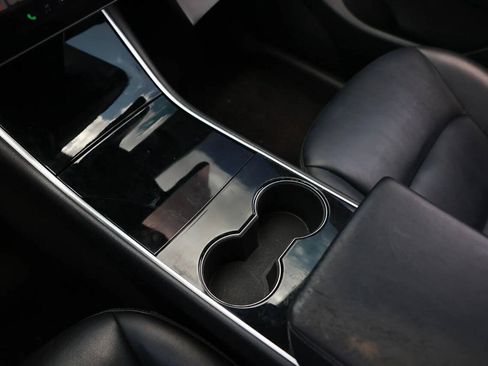 Used 2021 Tesla Model Y 2WD image 17