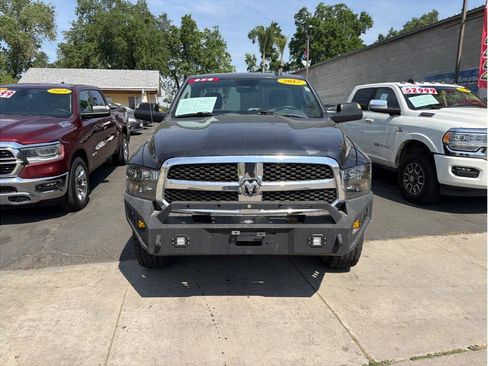 Used 2017 RAM 1500 Classic SLT AWD/4WD image 2