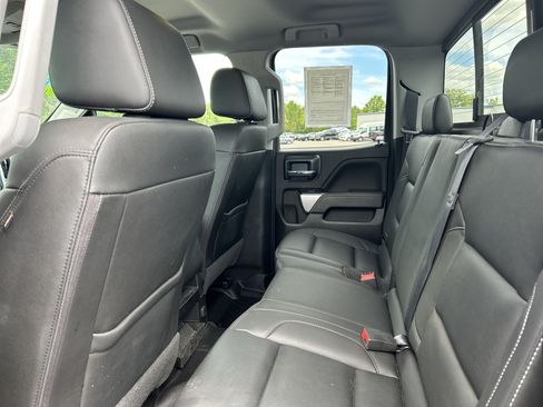 Used 2018 Chevrolet Silverado 1500 LT w/ Midnight Edition AWD/4WD image 10
