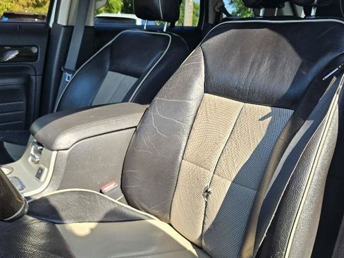 Used 2009 Lincoln MKX AWD image 11