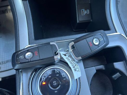 Used 2021 Ford Edge SEL image 24