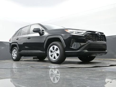 Used 2025 Toyota RAV4 LE FWD image 26