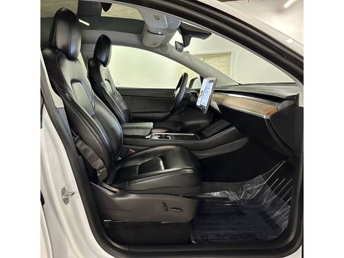 Used 2021 Tesla Model Y Long Range AWD/4WD image 21
