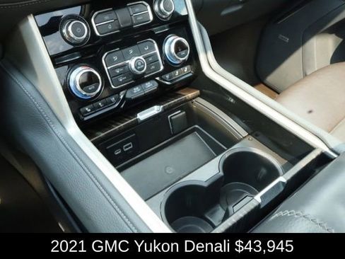 Used 2021 GMC Yukon Denali w/ Denali Premium Package image 6