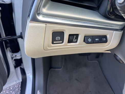 Used 2023 Cadillac XT5 Premium Luxury w/ Technology Package FWD image 17