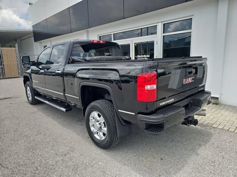 Certified 2017 GMC Sierra 2500 Denali w/ Duramax Plus Package AWD/4WD image 5