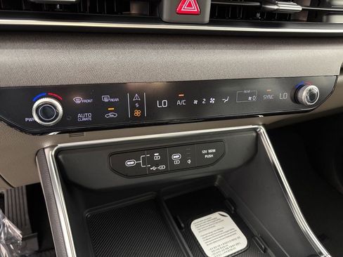 New 2026 Kia Carnival EX image 38