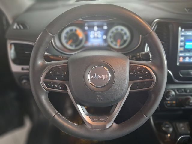 Used 2022 Jeep Cherokee Latitude Lux w/ Mopar Interior Package AWD/4WD image 17