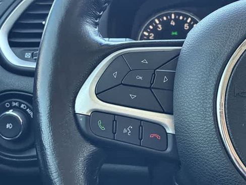 Used 2019 Jeep Renegade Latitude w/ Cold Weather Group AWD/4WD image 24