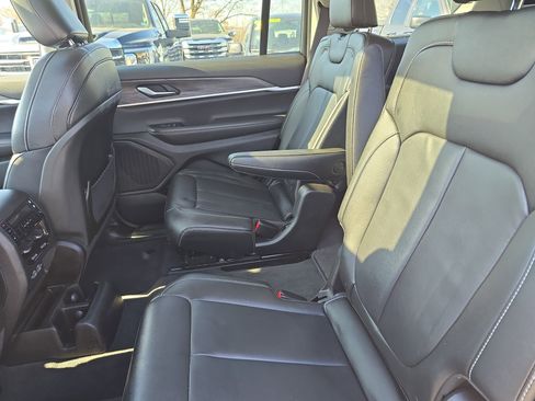 Used 2023 Jeep Grand Cherokee L Limited image 14