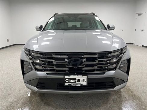 Used 2025 Hyundai Tucson Limited AWD/4WD image 3