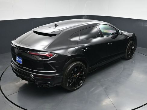 Used 2022 Lamborghini Urus AWD/4WD image 18