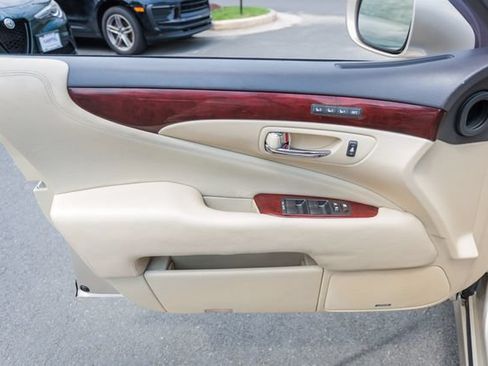 Used 2010 Lexus LS 460 RWD image 42