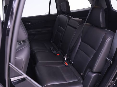 Certified 2020 Honda Pilot Touring image 10