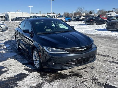 Used 2015 Chrysler 200 S w/ Comfort Group image 3