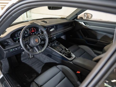 Used 2026 Porsche 911 Carrera RWD image 4