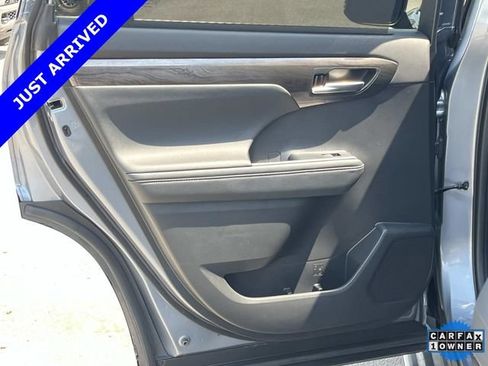 Used 2021 Toyota Highlander Platinum AWD/4WD image 19