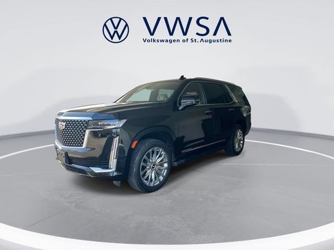 Used 2024 Cadillac Escalade Premium Luxury RWD image 3