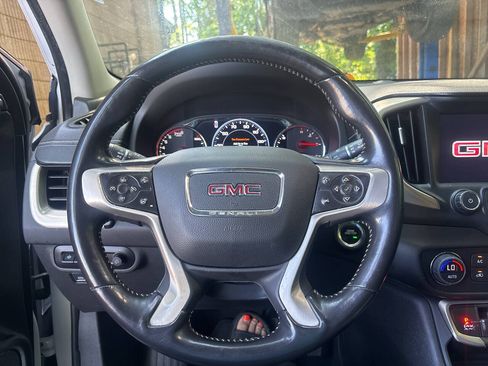 Used 2022 GMC Terrain Denali AWD/4WD image 8