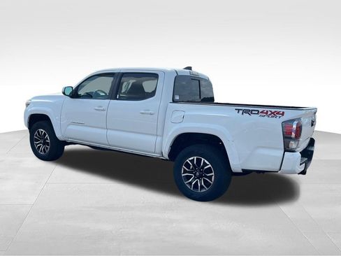 Used 2021 Toyota Tacoma TRD Sport AWD/4WD image 3