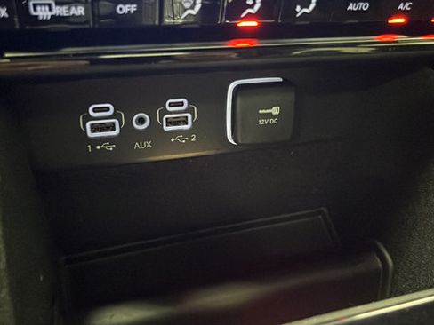 Used 2022 Jeep Grand Cherokee L Overland AWD/4WD image 32