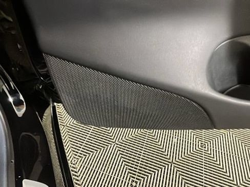 Used 2018 Tesla Model 3 Long Range RWD image 31