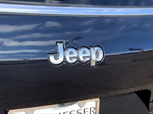 Used 2023 Jeep Grand Cherokee L Limited w/ Luxury Tech Group II AWD/4WD image 31