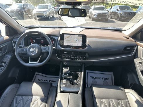 Used 2023 Nissan Rogue Platinum w/ Platinum Premium Package FWD image 10