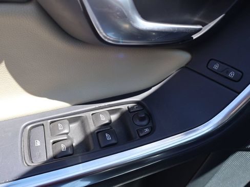 Used 2017 Volvo S60 T5 Dynamic FWD image 29
