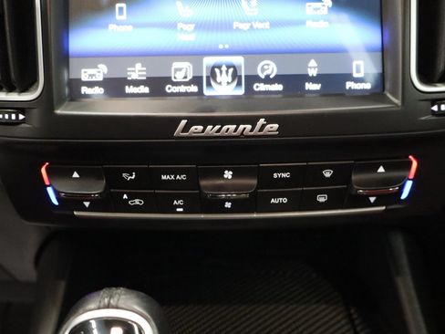 Used 2017 Maserati Levante S AWD/4WD image 29
