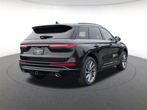 Used 2025 Lincoln Corsair Grand Touring w/ Towing Package image 5